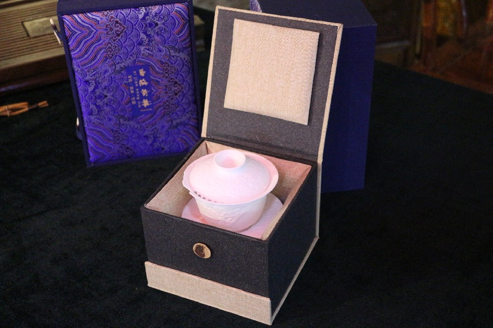 李琰手工雕刻瓷器006
