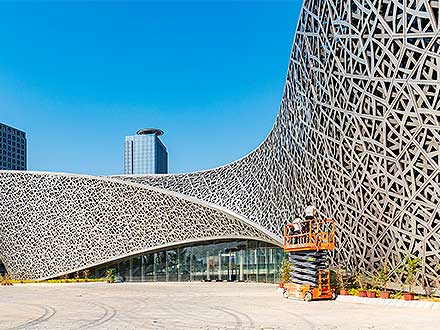 新疆推动重点项目建设进度