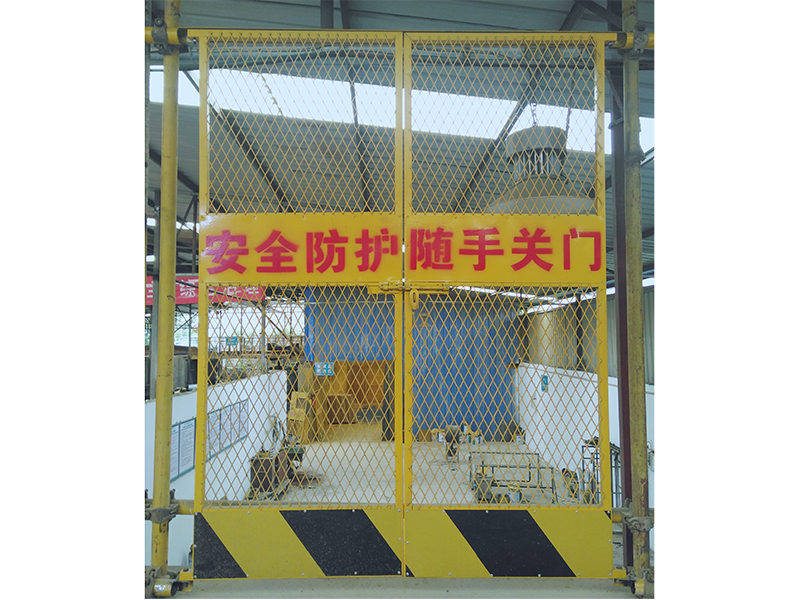 施工电梯防护门