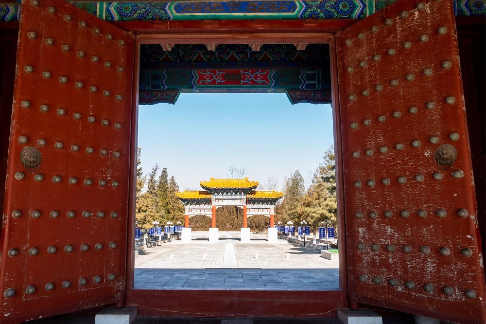 中华永久陵园：择陵极品圣地，安葬祥和之所