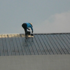 屋顶补漏